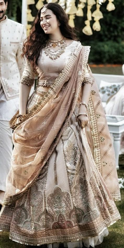 Latest Bridal Lehenga Designs, Indian Dress Up, Latest Bridal Lehenga, Wedding Lehenga Designs, Lehenga Designs Simple, Fancy Sarees Party Wear, Traditional Indian Dress, Beautiful Pakistani Dresses, Indian Dresses Traditional