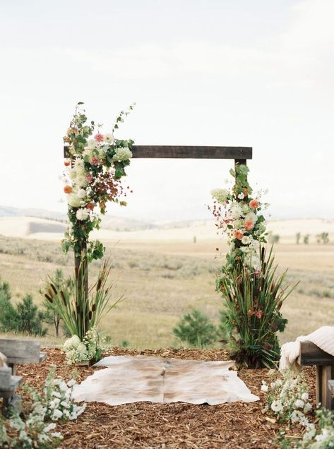 25 Old-Fashioned Country Wedding Ideas Wedding Ceremony Ideas, Rustic Wedding Inspiration, Countryside Wedding, Country Wedding Dresses, Fall Wedding Decorations, Western Wedding, Marriage Ceremony, Ranch Wedding, Outdoor Ceremony