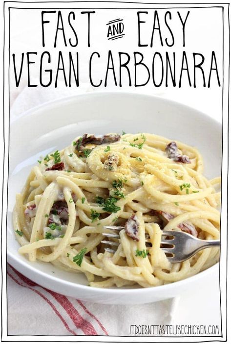 Simple Noodles, Pasta Recipes Easy Fast, Pasta Recipes Easy, Vegan Carbonara, Resep Pasta, Pepper Pasta, Vegan Pasta Recipes, Vegan Pasta, Vegetarian Meals