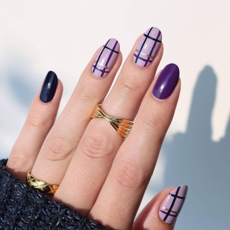 Purple Plaid Nails, Purple Preppy, Celebrity Hair Inspiration, Plaid Nail Designs, Plaid Nail Art, Stylish Nail Art, Fun Manicure, Latest Nail Designs, Plaid Nails