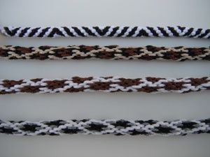 Cord Bracelet Diy, Kumihimo Tutorial, Japanese Braiding, Paracord Bracelet Tutorial, Horse Hair Bracelet, Kumihimo Braiding, Kumihimo Jewelry, Kumihimo Patterns, Macrame Bracelet Patterns