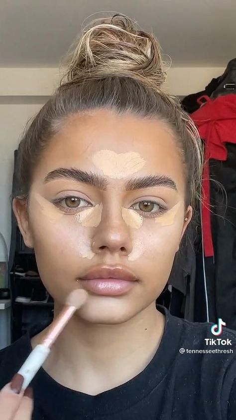 natural everyday makeup Make Up For Day Natural, Tan Look Makeup, Minimalist Makeup Looks, Barely There Makeup Natural Looks, 1 Layer Makeup, Tanned Makeup Look, Natur Make Up, Everyday Makeup Routine Step By Step, Light Weight Makeup Natural