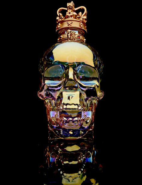 Crystal Head Vodka | Crystal Head meets London’ s Rock “n” Roll Jeweller - The Great Frog Expensive Whiskey, The Great Frog, Crystal Head Vodka, Luxury Packaging Design, Liquor Dispenser, Alcohol Packaging, Bottle Ideas, Drink Containers, Alcohol Bottles