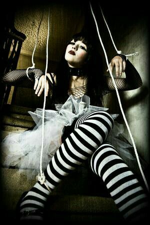 Pierrot Clown, Dark Circus, Costumes Couture, Puppet Master, Circus Circus, Broken Doll, 2023 Photo, Photo Shoot Ideas, Night Circus