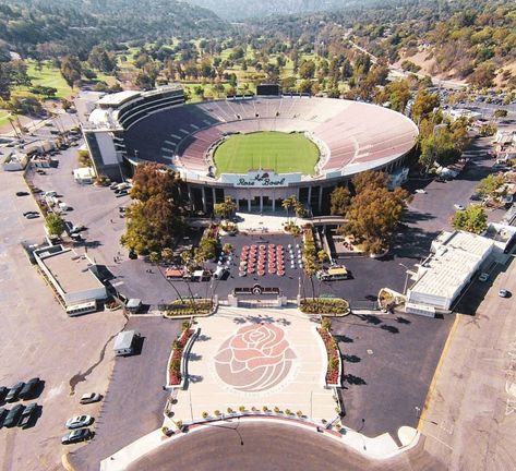 Rose Bowl Stadium Rose Bowl Stadium, Usc Football, Stadium Architecture, Mlb Stadiums, Nfl Stadiums, San Gabriel Valley, Soccer Stadium, Cricket Wallpapers, Sports Stadium