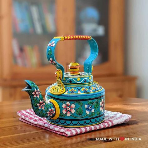 Painting On Teapot, Chai Kettle, Tea Pot Decor, Rural Decor, Rural Rajasthan, Kettle Painting, Teapot Painting, Painted Kettle, Kettle Art