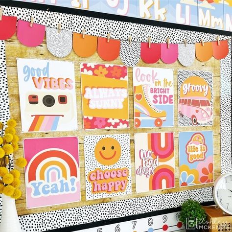 Retro Beach Classroom, Retro Affirmation Station, Classroom Theme Ideas Daycare, Groovy Preschool Classroom, Retro Groovy Classroom Decor, Pretty Classroom Decor, 60s Classroom Theme, Retro Classroom Theme Decor, Classroom Decor Retro