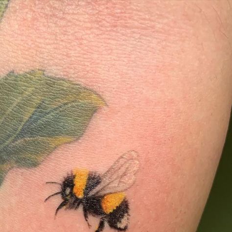 Fluffy Bumble Bee Tattoo, Fluffy Bumble Bee, Bumblebee Tattoo, Bumble Bee Tattoo, Piece Tattoo, Lace Tattoo, Bee Tattoo, Tiny Tattoos, Color Tattoo