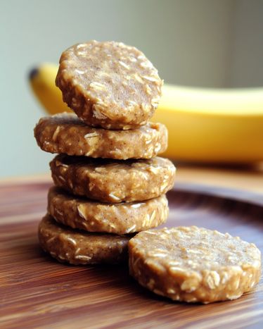 Peanut Butter & Banana Chews for Dogs are healthy, easy treats your dog will love! Try this simple recipe today. Subscribe for more! Peanut Butter Banana Treats For Dogs, Banana Cake For Dogs, Dog Treats Homemade Banana, Banana Dog Treats Homemade, Cucumber Dog Treats, Banana Treats For Dogs, Banana Peanut Butter Dog Treats, Dog Treats With Banana, Baked Dog Treats Recipes