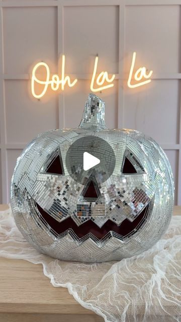 Disco Skeleton, Aurelie Erikson, Disco Pumpkin, Disco Halloween, Giant Pumpkin, Loving Friends, Diy Pumpkin, Diy Halloween Decorations, Jack O