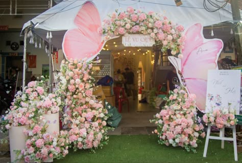 Butterfly Entrance Decor, Event Entrance Arch, Fairy Theme Birthday Party, Butterfly Birthday Theme, Wedding Gate, Event Entrance, Debut Ideas, Entry Gate, Baby Birthday Decorations