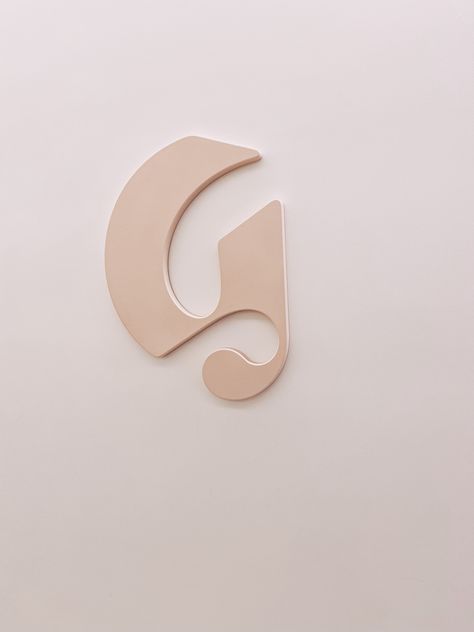 Glossier logo College Photo Wall, Glossier Branding, Moodboard Branding, Packaging Skincare, Mn Logo, College Photo, Glossier Logo, Glossier Pink, Downtown Girl