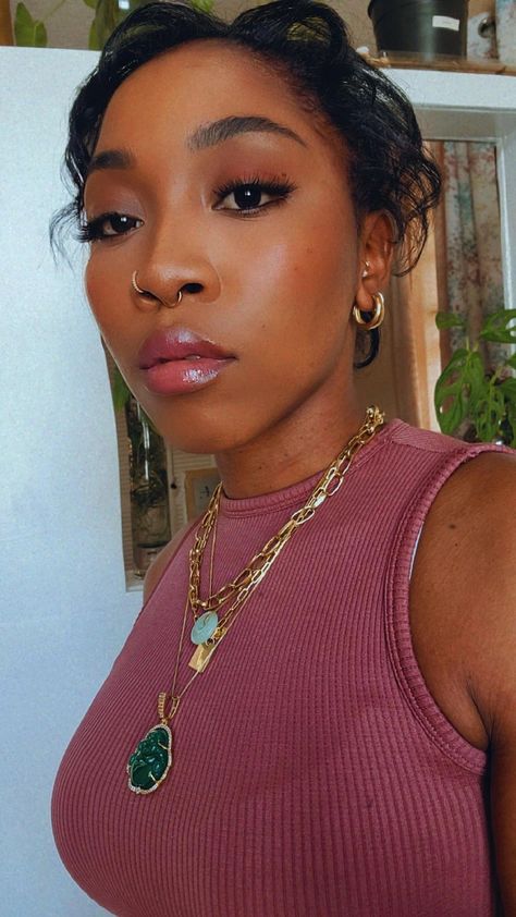 Gold Nose Ring Black Women, Gold Septum And Nose Ring, Nose Ring Hoop Gold Black Women, Black Women Septum Piercing, Hoop Nose Ring On Black Women, Gold Septum Piercing On Black Women, Nose Ring And Septum, Septum Piercing On Black Women, Septum Piercing Aesthetic