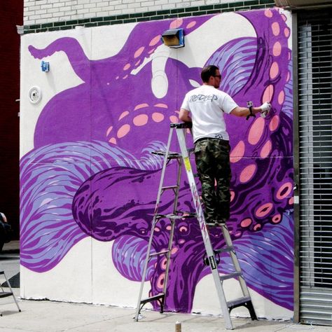 Tristan Eaton at work in Williamsburg, Brooklyn Tristan Eaton, Grafitti Street, Nyc Street Art, School Murals, Williamsburg Brooklyn, Best Street Art, Urban Graffiti, Murals Street Art, Street Art Graffiti