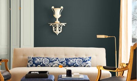 Valspar - Deep River Green 5010-3 , Distant Valley 5002-3A , Paramount White 7006-22 Traditional Sitting Room, Cream Bedroom Ideas, Navy Accent Walls, Navy Living Room, Valspar Paint Colors, Savannah House, School Apartment, Colour Scheme Ideas, Cream Bedroom