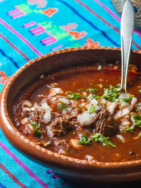 Slow Cooker Birria, Beef Birria Recipe, Birria Recipe, Beef Birria, Taco Filling, Birria Tacos, Chile Guajillo, Taco Fillings, Slow Cooked Beef