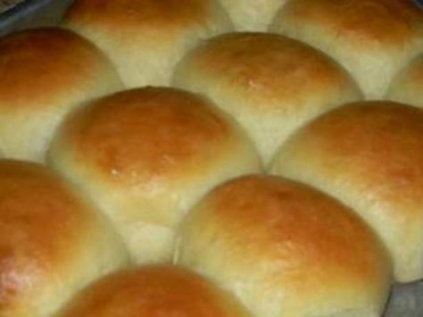 Prize-winning Crusty Rolls Bread Machine Dough Cycle) Recipe - Food.com: Food.com Golden Corral Rolls, Crusty Rolls, Golden Corral, Yeast Rolls, Crescent Roll Dough, Crescent Roll, Bread Machine Recipes, Sem Lactose, Bread Machine