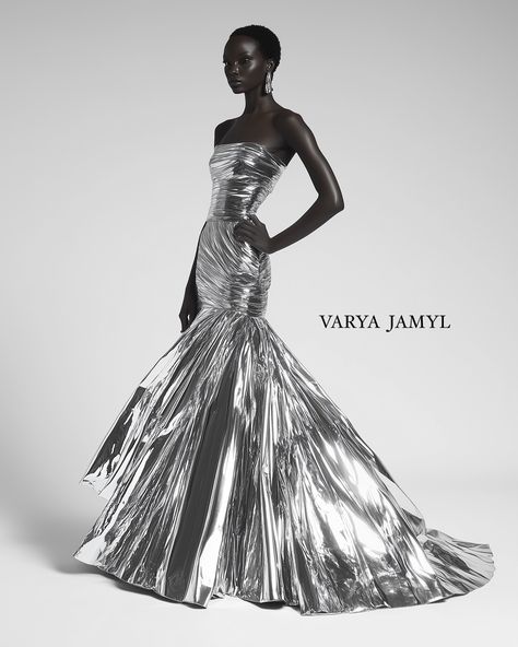 A vision of modern luxury @varyalbrand : this silver metallic gown captures the essence of bold sophistication and futuristic elegance. Designed with striking detail and shimmering textures, it reflects light and power in every movement. Did you know I can create such AI photoshoots featuring your face? Transform yourself into the star of a digital couture masterpiece. #VARYAJAMYL #DigitalLuxury #SilverElegance #AIArtistry #FuturisticDesign #LuxuryFashion Futuristic Elegance, Futuristic Dress, Metallic Gown, Transform Yourself, Futuristic Design, Stage Outfits, Couture Dresses, Rococo, Modern Luxury