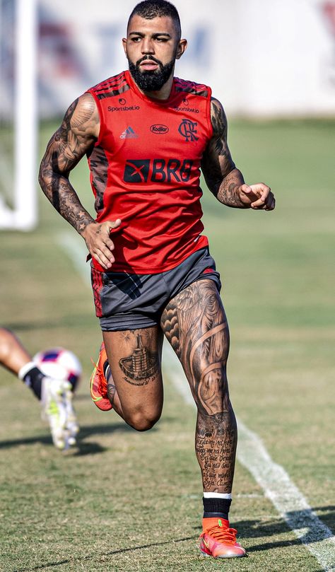 Darwin Nunez Leg Tattoo, Footballer Leg Tattoo, Leg Sleeve Ideas Men, Calf Sleeve Tattoo Men, Leg Tats Men, Men Leg Tattoo, Arsenal Tattoo, Styles Man, Pennywise Tattoo