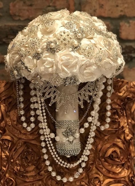 Bling Bridal Bouquet Large - Etsy Wedding Bouquets Pearls, Broach Bridal Bouquet, Bouquet Wedding Elegant, Bridal Veil Ideas, Royal Wedding Bouquet, Quince Bouquet, Pearl Bouquet Wedding, Giant Bouquet, Jewelry Bouquet