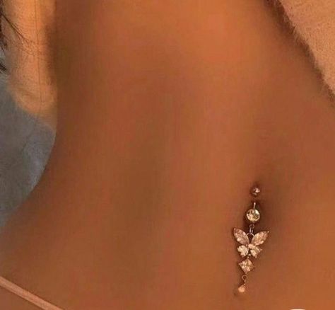 Belly Piercings Ideas, Healed Belly Button Piercing, Piercing Ideas Belly, Belly Peicerings, Back Percinings, Belly Percinings, Bellybuttonpiercing Aesthetic, Pretty Belly Button Piercings, Piercing Pain Level