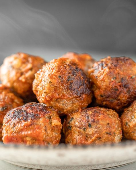 Spicy Italian Meatball Recipes, Meatballs In Red Sauce, Steakhouse Creamed Spinach Recipe, Spicy Italian Meatballs, Spicy Meatballs Recipe, Schweddy Balls, Sicilian Meatballs, Spicy Meatball, Italian Pot Roast