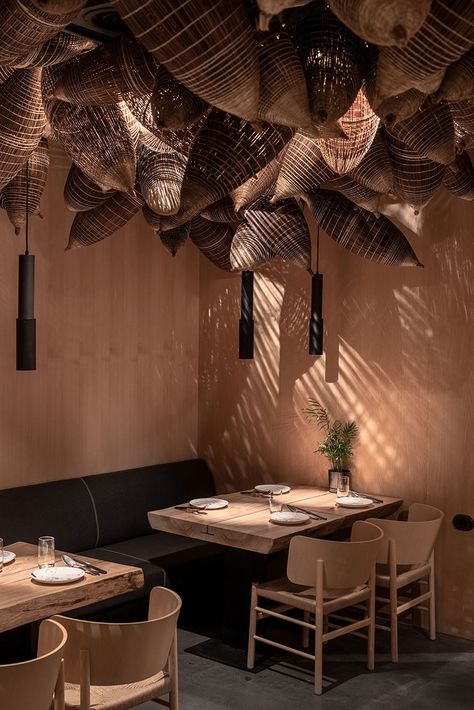 Spicy NoSpicy Restaurant & Bar, Kiev, Ukraine / YOD Design Lab African Restaurant Design Interiors, African Bar Design, African Restaurant Design, African Restaurant, Bar Restaurant Design, Architecture Restaurant, Chester Zoo, Bar Design Awards, Design Café