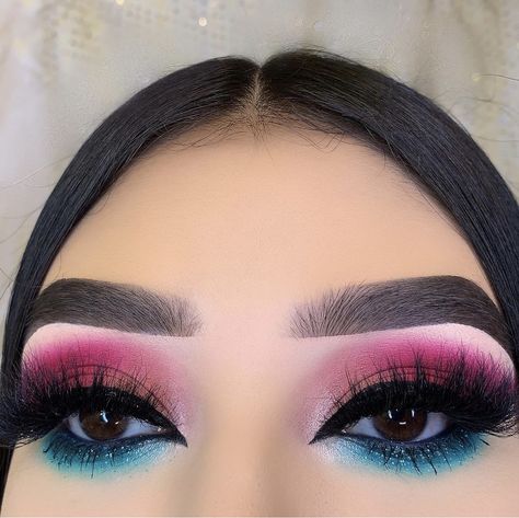 Makeup Ideas For Gender Reveal, Gender Reveal Makeup Looks, Gender Reveal Makeup, Maroon Makeup, Mouse Pictures, Cute Eye Makeup, Makeup Help, Makeup Tutorial Eyeshadow, Eye Makeup Pictures