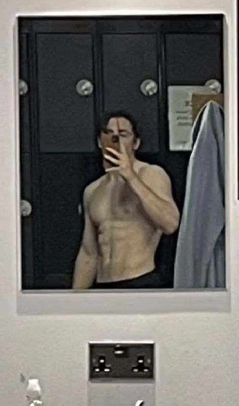 Kit Connor Working Out, Cool Aethstetic, Kit Connor Muscles, Kit Connor Mirror Selfie, Kit Connor Abs, Kit Konner, Kit Connor Shirtless, Kit Connor Shirtless Pic, Kit Conor