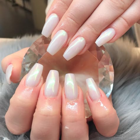 Celebrities like Selena Gomez, Jennifer Lopez, and Rihanna have worn the pearly white nail polish trend. California Nails, Bridesmaids Nails, Spring Acrylic Nails, White Acrylic Nails, Nail Polish Trends, White Nail Polish, Pearl Nails, White Nail, Instagram Nails