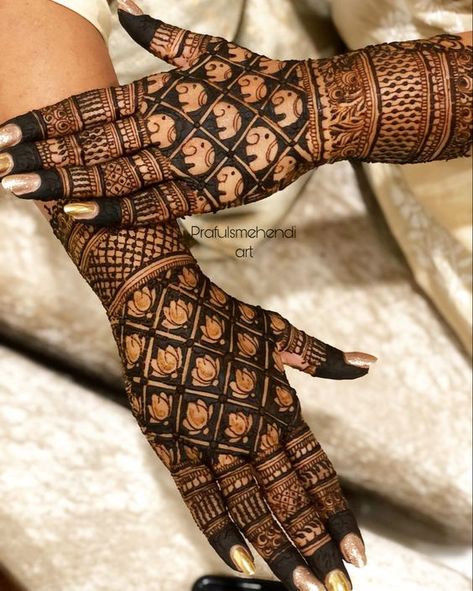 Indian Mehendi Design Back Hand, Jaipuri Mehandi Designs, Tapasvi Mehndi Designs, Tapasya Mehandi Design, Madhubani Mehendi Designs, Designer Mehendi Designs Unique, Mehendi Designs For Both Hands, Mehendi Designs For Hands Latest, Back Hands Mehendi