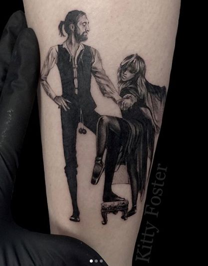 38 Amazing Fleetwood Mac and Stevie Nicks Tattoos | NSF - MUSIC STATION - Part 2 Rumours Tattoo, Rumours Album, Diy Tattoo Permanent, Green Tattoos, Fleetwood Mac Rumors, Fan Tattoo, Cute Tats, Gold Tattoo, Bff Tattoos