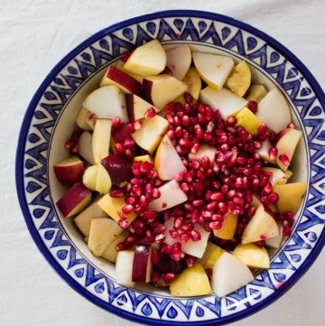 Fruit Chaat (Fruit salad) - Pakistan Eats Fruit Chaat, Honeycrisp Apples, Chaat Masala, Large Bowl, Fruit Salad, Asian Recipes, Time Of The Year, Ramadan, Pakistan