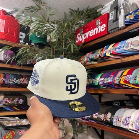 San Diego Padres exclusive new era fitted Rodeo Couples, Padres Hat, San Diego Padres Hat, Custom Fitted Hats, Money Pictures, New Era Fitted, Green Bottom, Man Hat, Men Hats