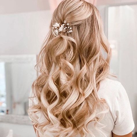 Sweet 16 Hairstyles, Wedding Hair Ideas, Half Up Hairstyle, Bridal Hair Half Up, Half Up Wedding, Half Up Wedding Hair, Classic Wedding Hair, Romantic Curls, Long Hair Wedding Styles