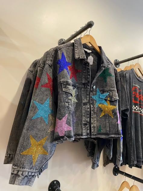 Eras Tour Jacket Diy, Eras Tour Jean Jacket, Diy Eras Tour Outfit, Taylor Swift Denim Jacket, Eras Jacket, Taylor Swift Jacket, Eras Tour Jacket, Jean Jacket Diy, The Eras Tour Outfit