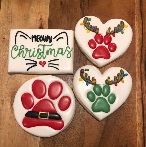 Christmas Dog Cookies Decorated, Christmas Cat Cookies Decorated, Cat Christmas Cookies, Chihuahua Cookies, Dog Sugar Cookies, Dog Event, Creative Sweets, Paw Cookies, Creative Christmas Crafts