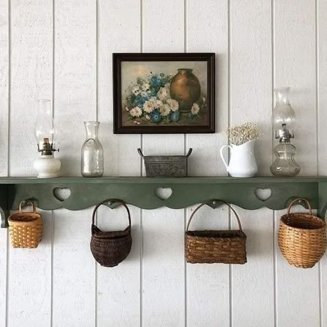 Thrifted Home, Cottagecore Home, Vintage Shelf, Casa Vintage, Shelf Styling, Décor Diy, Cottage Homes, Cottage Decor, Country Decor