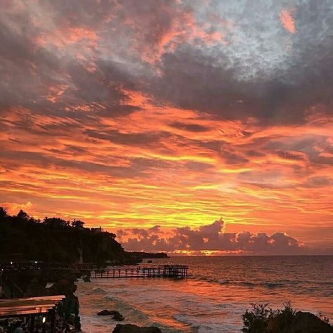 “Sunset is almost always beautiful. But if you meet him with the person you love, he is simply incredible!” 🌅 — Harry Simanovich Sunset Sea, Sky Pictures, Look At The Sky, Gorgeous Sunset, Sunset Landscape, Sunset Wallpaper, Pretty Sky, June 17, Sunset Pictures