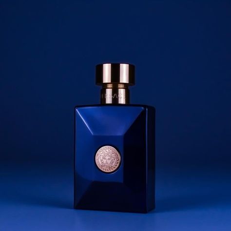 Dylan Blue from the Versace Pour Homme collection is the true essence of the Versace man today. It is an expression of a man’s strength and his charisma. A fougere fragrance, highly distinctive with a fragrant woody aroma based on the unique olfactory properties of precious natural ingredients and the latest generation of molecules. Top Notes: Bergamot, Grapefruit, Aquatic Notes, Fig Leaves Heart Notes: Violet Leaves, Black Pepper, Papyrus Wood, Patchuli Base Notes: Mineral Musk, Tonka ... Versace Perfumes, Versace Dylan Blue, Versace Man, Dylan Blue, Versace Perfume, Violet Leaves, Fig Leaves, Heart Notes, Versace Men