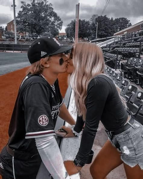 Baseball Boyfriend, Baseball Couples, Country Relationship Goals, Cute Country Couples, Bf Goals, Sports Couples, Baseball Boys, Dream Relationship