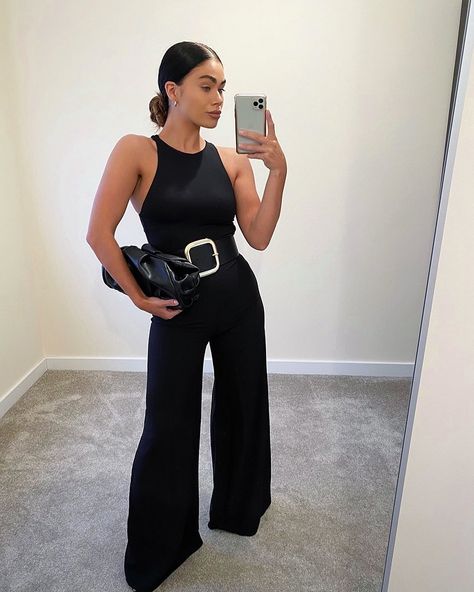 Black Trousers Outfit Party, Zara Bodysuit Outfit, Bodysuit Outfit Women, All Black Fits, Black Bodysuit Outfit, Black Trousers Outfit, Bodysuit Outfit, Style Moodboard, Zara Bodysuit