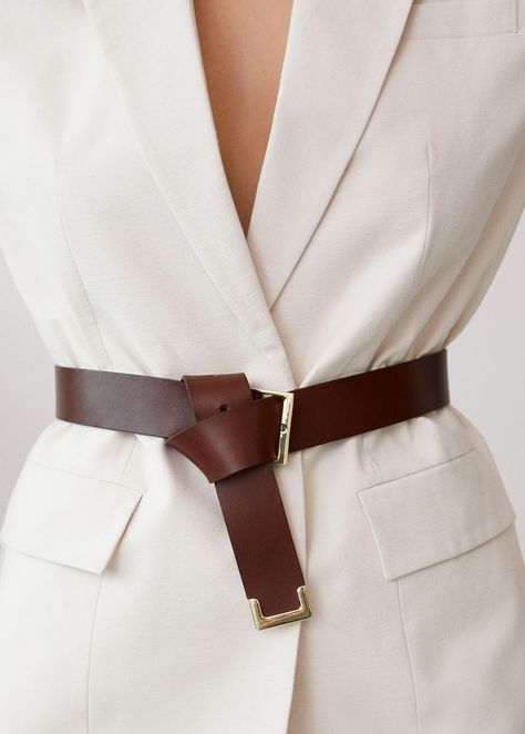 Cinto Corset, Belts Aesthetic, Trendy Belts, Tan Leather Belt, Fashion Hacks, Studded Belt, Garment Labels, Fashion Hacks Clothes, Leather Belts