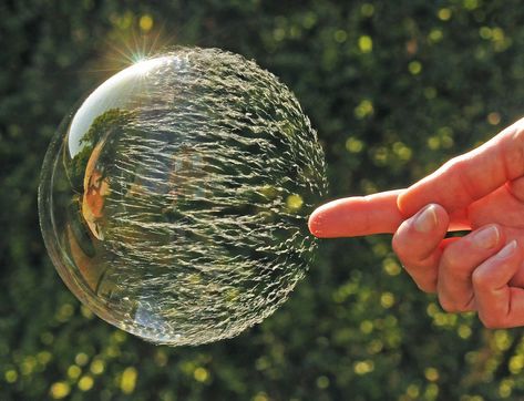 Bubbles Photography, High Speed Photography, Genius Lyrics, Fast Shutter Speed, Motion Photography, Blowing Bubbles, Soap Bubbles, Wow Art, Perfect Timing