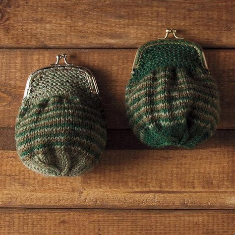 Knit Coin Purse Free Pattern, Knitted Coin Purse, Knitted Purse Patterns, Free Coin Purse Pattern, Coin Purse Pattern Free, Knitted Purse, Coin Purse Pattern, Knit Purse, Cute Coin Purse