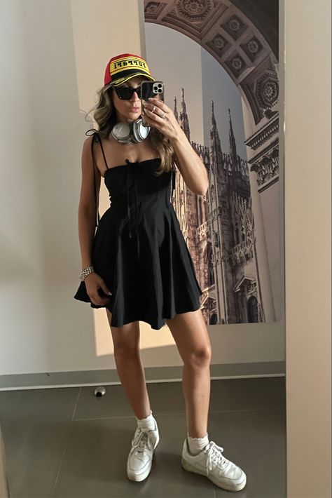 What I wore to the Italian Grand Prix in Monza. F1 outfit idea, Race day outfit, formula 1 race Summer Race Day Outfits, Miami F1 Outfit, Monaco Gp Outfits, Grand Prix Outfit Ideas, Miami Grand Prix F1 Outfit, F1 Grand Prix Outfits Women, F1 Race Outfit For Women, Grand Prix Outfit Women, Formula 1 Outfit