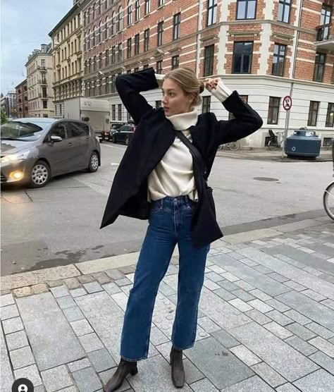 Cecilie Moosgaard, Women In The Workplace, Professional Women, 가을 패션, Outfit Inspo Fall, Outfit Goals, Winter Style, Parisian Style, Everyday Outfits