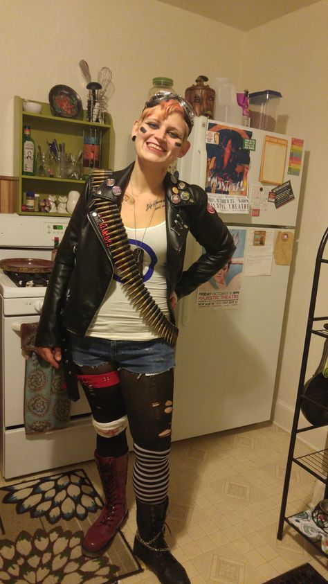 Tank Girl- Halloween 2015 Tank Costume Diy, Tank Girl Costume, Tank Girl Aesthetic, Punk Tank Top For Cosplay, Tank Girl Jamie Hewlett, Tank Girl Movie, Tank Girl Comic, Tank Girl Cosplay, Beef Empanadas