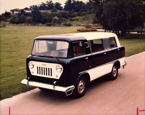 Jeep Concept, Rare Vans, Classic Jeeps, Jeep Brand, Classic Volkswagen, Tonka Truck, Van Ideas, Old Jeep, Hippie Van