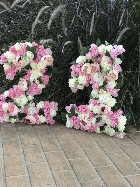 21 floral decoration number 21 21 Big Numbers, Big Numbers Decoration, Floral Numbers, Floral 21st Birthday Theme, Numbers With Flowers Light Up Boxes, 16 Flower Number, 21 Flower Numbers, Flower Numbers Birthday, Floral Numbers Birthday